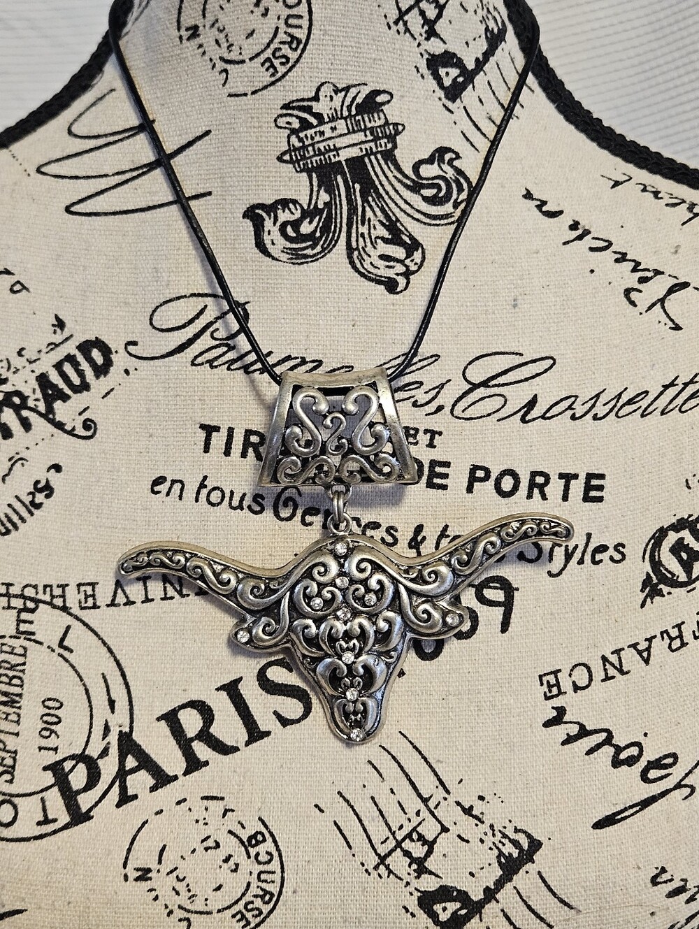 Ornate Western Longhorn Pendant and Scarf Slide Silver-toned/Black